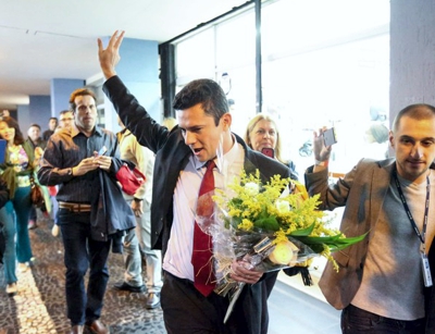 Juiz Moro em um evento de lançamento do livro sobre Roger Abdelmassih, da estilista Vana Lopes, virou a atração principal. Mais que a autora